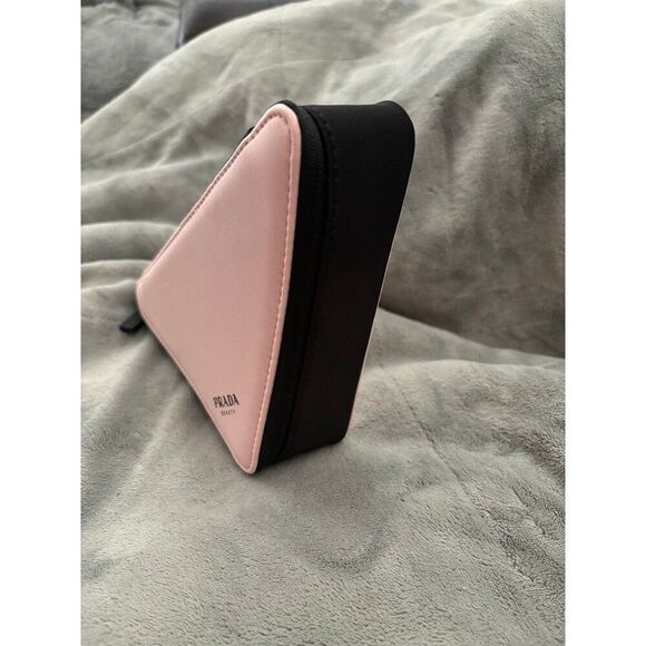 Prada makeup pouch - Picture 4 of 4